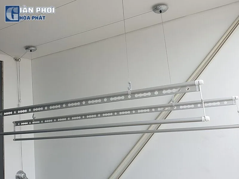 Chi tiết từng bước sửa chữa giàn phơi inox treo trần bị lệch